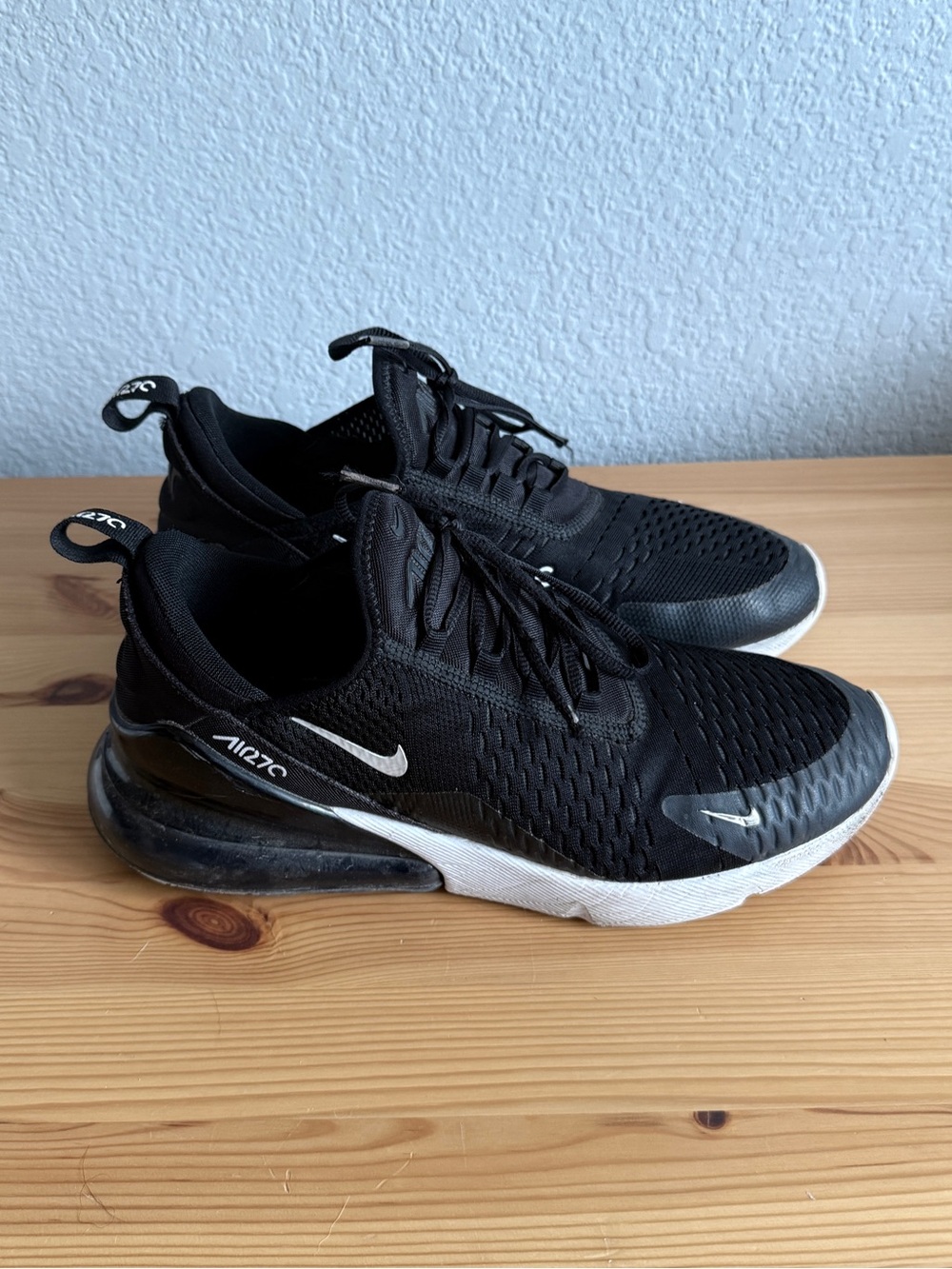 Nike Air Max 270 Black White Men’s Size 10 Running Shoes Sneakers